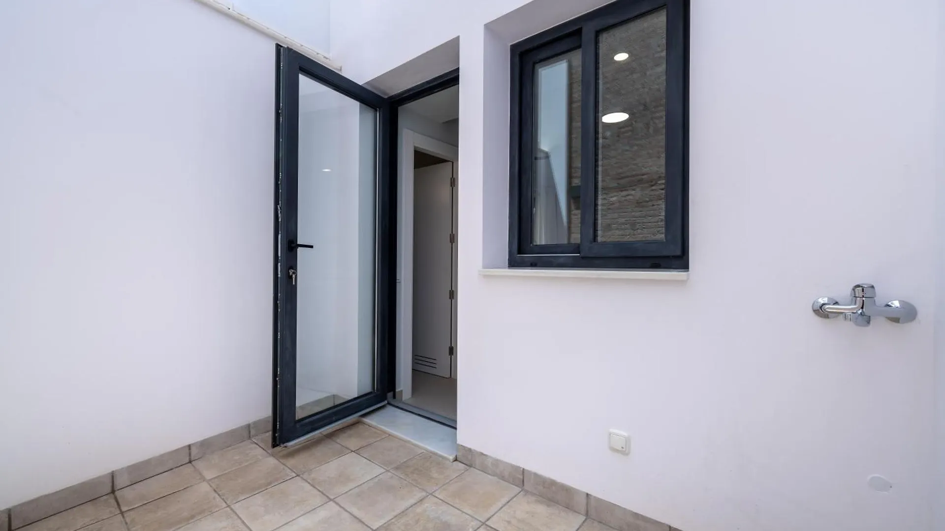 Moott Homes Suites Arco De Braulio Duplex 8 Almería